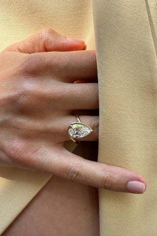Why Pear-Shaped Diamond Rings Feel Romantic and Distinctive