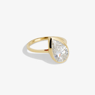 NAOMI Tilted Pear Shape Ring