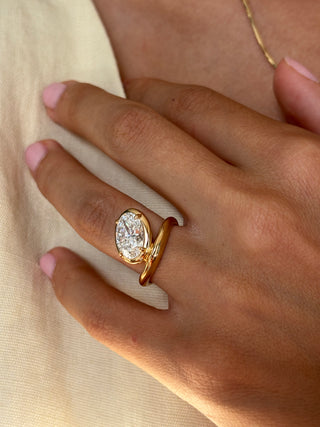 UMA 3ct Tilted Oval Ring